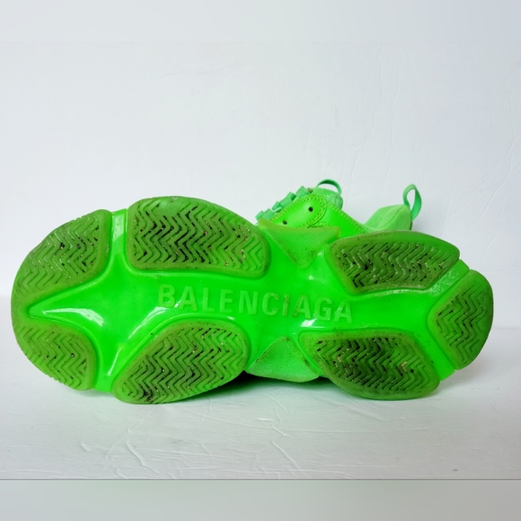 BALENCIAGA Green Triple S Sneakers Size 42 - Picture 4 of 10